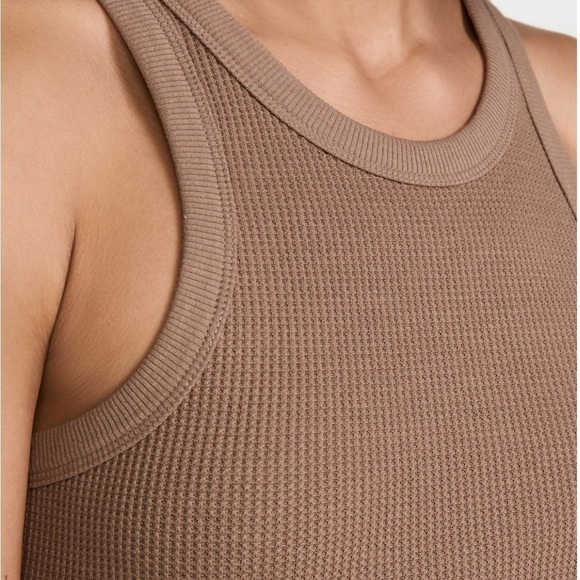 Good American NWT Essentials Thermal Cut 90s Tank in Putty001 - Picture 2 of 10